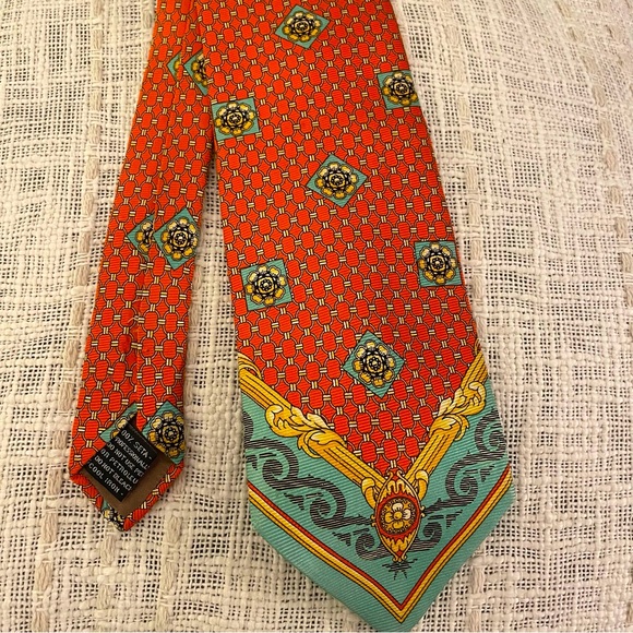 Men’s Versace Printed tie 100%silk.